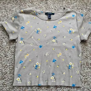Forever 21 Women’s Floral Tee in Beige thumbnail 1