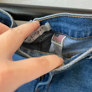 Vibrant Distressed High Rise Frayed Hem Jean Denim Shorts thumbnail 3