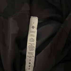 Lululemon black camo high rise leggings thumbnail 5