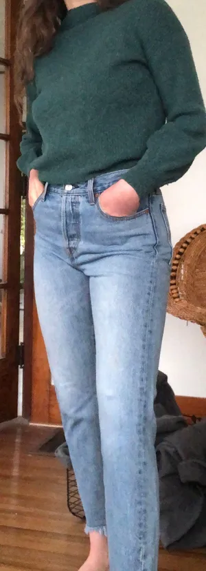 Wedgie Fit Cropped Jeans thumbnail 1