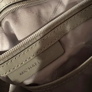 Michael Kors Purse thumbnail 5