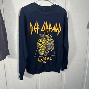 Def Leppard Animal 1987 Navy Sweatshirt Size Small NWOT thumbnail 3