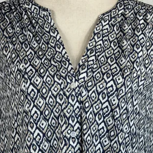Roz & Ali Large Top Geometric Button-Up Stretch Long Roll-Tab Sleeves V-Neck thumbnail 3