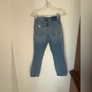 Abercrombie & Fitch High Rise Mom Jeans Distressed Size 0S Light Wash thumbnail 7