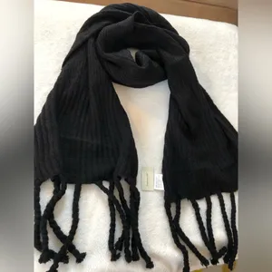 New with tag Francesca’s knit scarf thumbnail 3