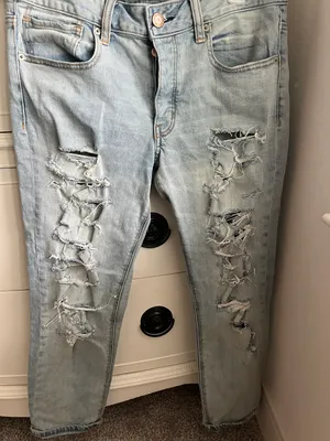 American Eagle Outfitters Capri Ripped Jeans thumbnail 1