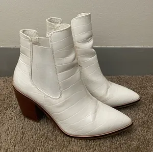 Chinese Laundry White Snakeskin Ankle boots thumbnail 1