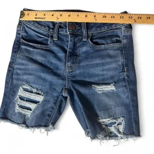 American Eagle Mid‎ Rise Distressed denim shorts with ripped details size 4 thumbnail 4