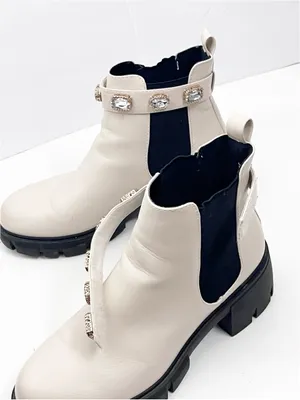 MADDEN GIRL Honey Cream Removable Gem Ankle Strap Chelsea Lug Sole Boots 9M Boho thumbnail 10