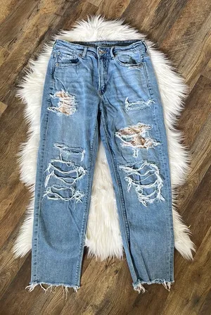 American Eagle Strigid Distressed Jeans size 8 thumbnail 1