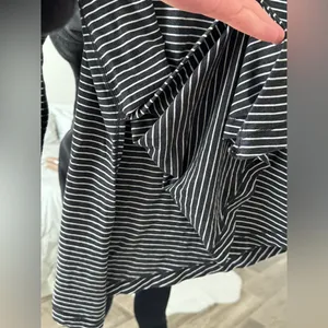 🛎️ Clearance Lululemon To The Point Long Sleeve Heathered Black & White Stripe thumbnail 4