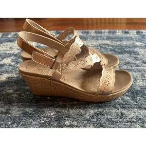 Skechers Cali Luxe Foam Sandals Women’s Size 9 Wedge Rose Gold Resort Pool NEW thumbnail 3