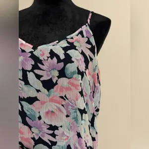 EUC Abercrombie & Fitch Black Spaghetti Strap Floral Peplum Tank size large thumbnail 3