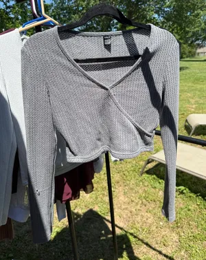 SHEIN Gray Long-Sleeve Cropped Wrap Knit Top thumbnail 1