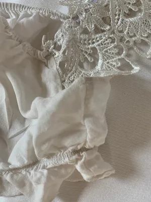 White Off The Shoulder Crop Top  thumbnail 4