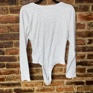 Aerie Heater Gray Long Sleeve Cross Front Ribbed Knit Bodysuit Women's Size XL thumbnail 8