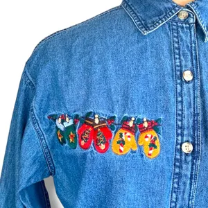 Vintage‎ 90s Denim Chambray Christmas Shirt Embroidered Mittens Medium Holiday thumbnail 3