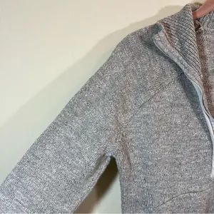 Lululemon Summit Stride Sweater Heathered Core Ultra‎ Light Grey Women’s Medium thumbnail 8