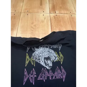 Black Def‎ Leppard Leopard Print Graphic Sweatshirt Women's Maurice's Size M thumbnail 3