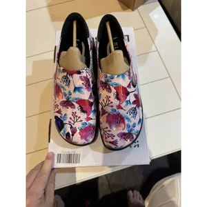 Woman's Clogs Klogs Footwear Ascent Happy Flowers Patent Size 7 thumbnail 3