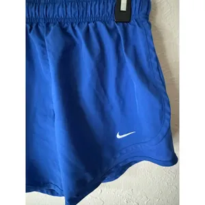 Nike Dri Fit Women's Shorts in Blue Size M thumbnail 2