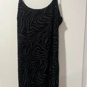 Socialite XS NWT Black Zebra Print Maxi Dress thumbnail 3
