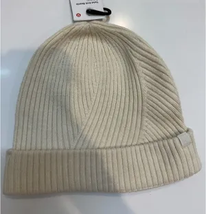 Lululemon Beanie thumbnail 1