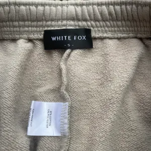 White Fox Set - Sweatshirt Size S/M and Sweatpants Size Small thumbnail 8