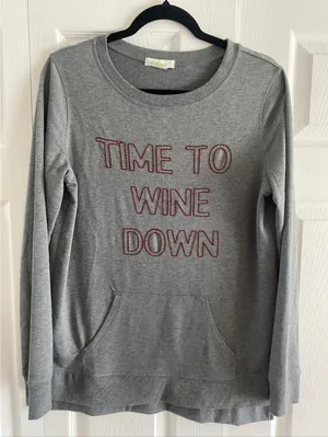 C. Wonder Time To Wine Down Sweatshirt Womens Size M Gray Graphic‎ Pocket Top thumbnail 1
