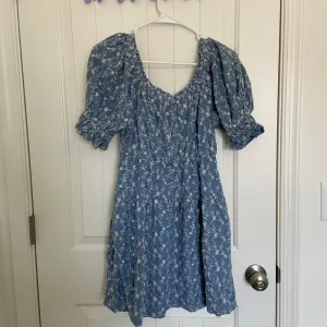 EUC | Old Navy women’s long sleeve smocked dress —‎ XS thumbnail 5