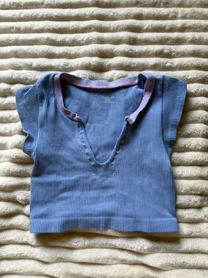 Urban Outfitters Top thumbnail 1