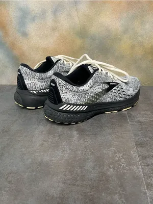 Brooks Adrenaline GTS 21 Women's White & Black Sneakers Size 8B thumbnail 10
