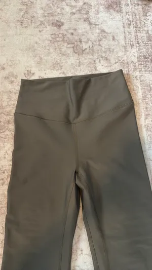 Abercrombie YPB Flare Leggings thumbnail 4