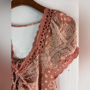 Willow-root M Babydoll Crocheted Lace Trimmed Top in Mauve thumbnail 4