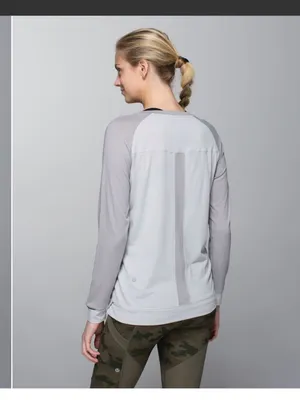 Lululemon Runamuck Long Sleeve Striped Henley Top Women’s Gray 12 thumbnail 8