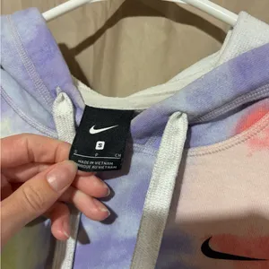 Nike sweatshirt thumbnail 2