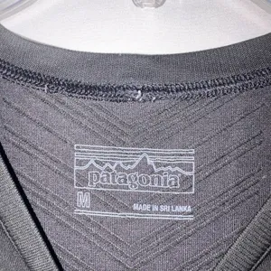Patagonia‎ Womens Activewear Short Sleeve Black Basic pullover Activewear Medium thumbnail 9