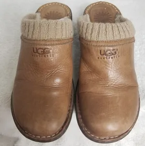 UGG Austraila Leather Wool Lined Clogs thumbnail 2