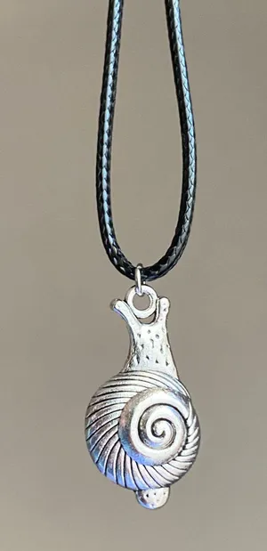 Handmade Kawaii funky simple snail necklace🐌🌼🍃🌀 thumbnail 1