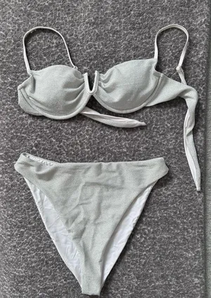 Dippin' Daisy's Bikini Set thumbnail 1