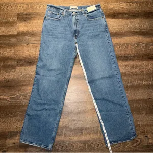 Abercrombie & Fitch The Relaxed Jean High Rise Jeans Size 32/14R New with Tags thumbnail 4