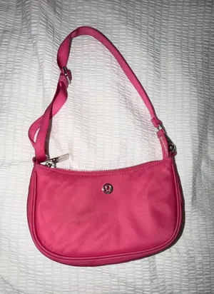 Lululemon purse  thumbnail 1