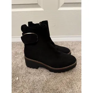 Blondo Dagger Waterproof Black Nubuck Lug Sole Ankle Boots Women’s 6.5 NWT thumbnail 8