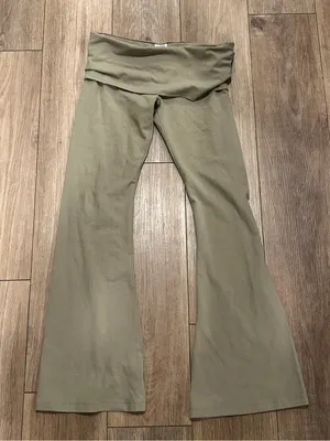 PINK Victoria's Secret Women's Foldover Flared Pull-On Pants Green M thumbnail 1