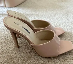 FashioNova Kitten Heels thumbnail 3