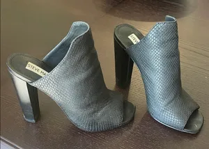 Steve Madden Textured Black Heels thumbnail 1