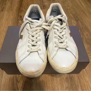 VEJA white gold lace up low top shoes sneakers women’s 10 thumbnail 6