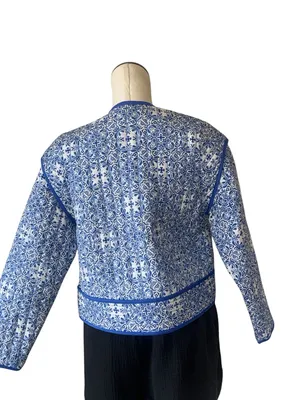 NWOT EXPRESS Reversible Blue Quilted Jacket Floral Tile Print Open Front thumbnail 4