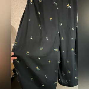 Wild Fable Women's Black and Yellow Jumpsuit size med thumbnail 8
