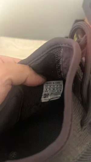 Yeezy Boost thumbnail 4
